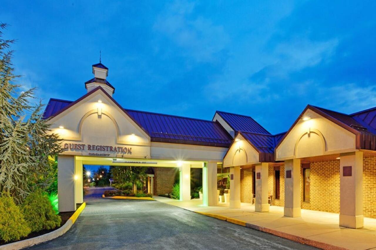 Wyndham Garden York Hotel Exterior foto